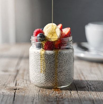 Pudín de Chía con Miel y Frutas Frescas